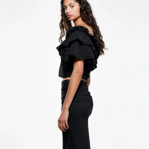 Zara Asymmetric black top - Picture 5 of 6